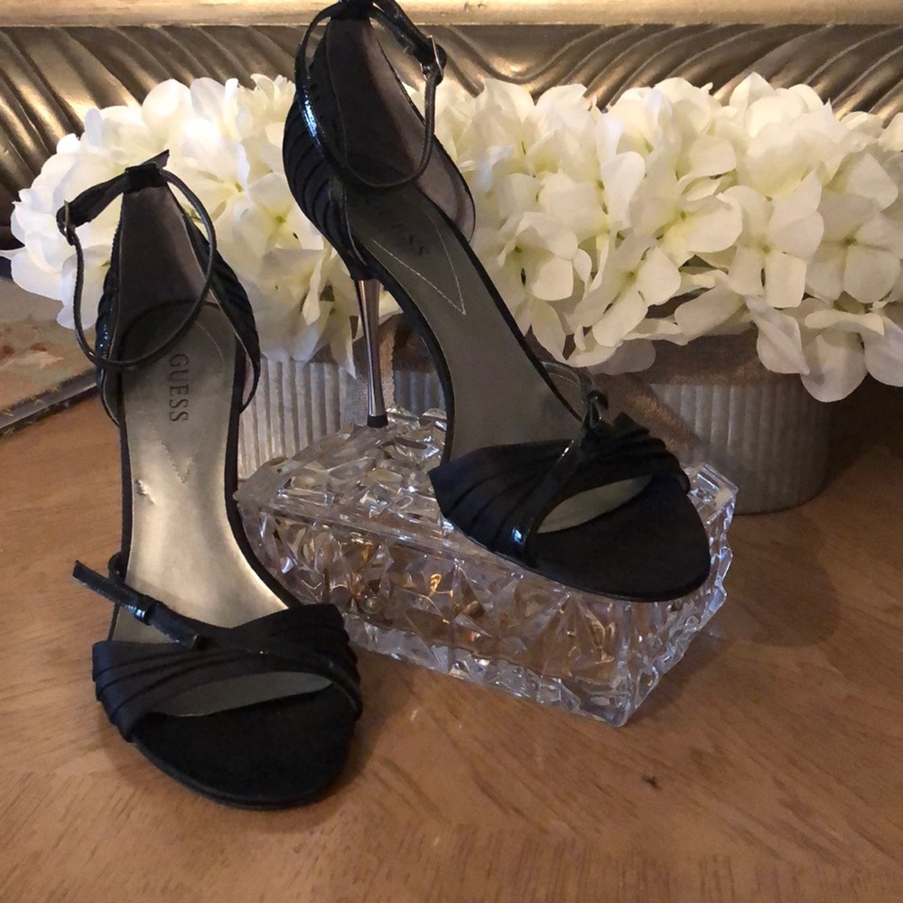 A pair of Guess heels